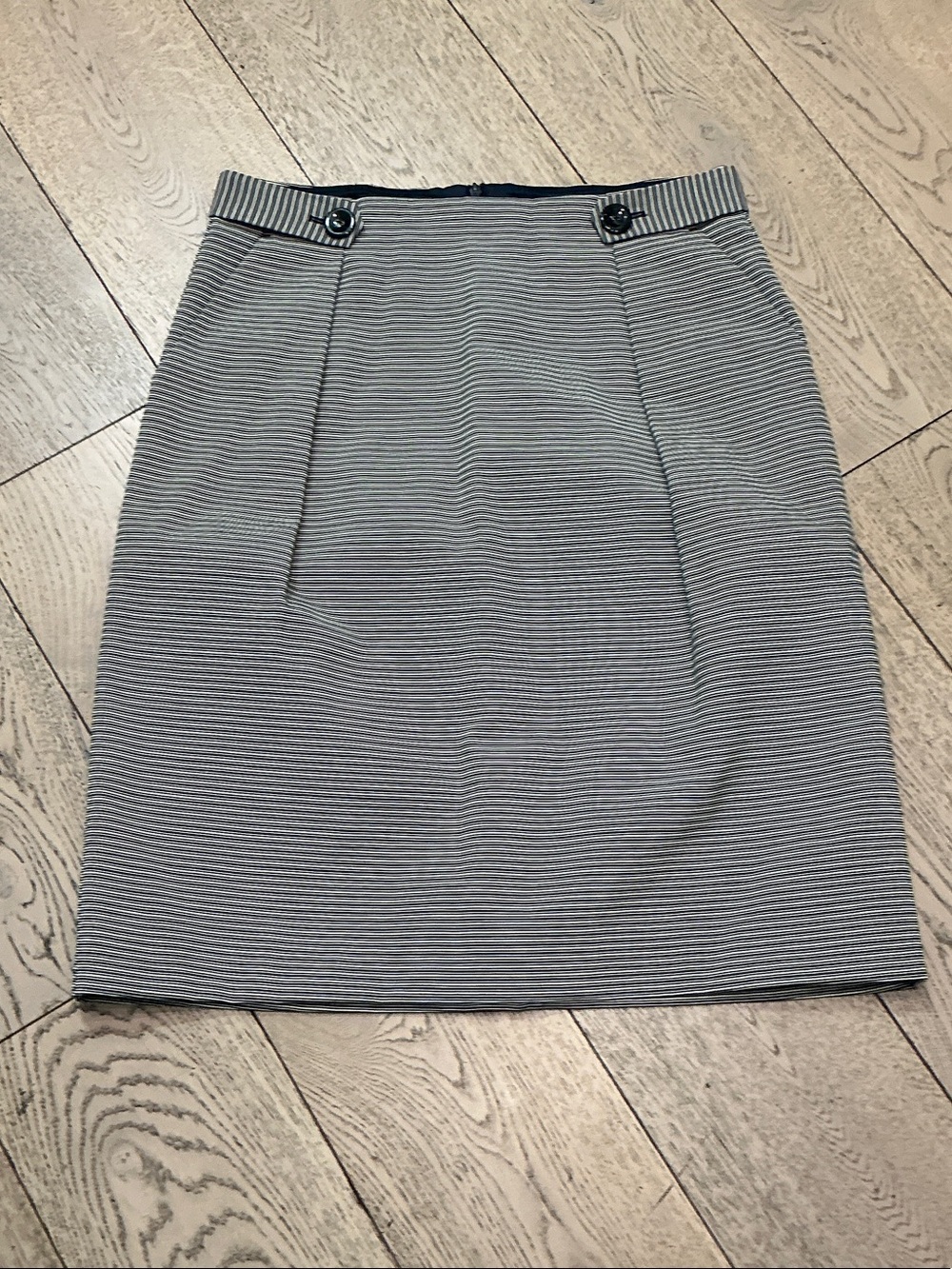 Woman’s LK Bennett navy/cream horizontal stripe skirt. Size 10. New! Lined.